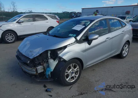 2015 Ford Fiesta Se z USA, uszkodzony, nr VIN 3FADP4BJ7FM132288